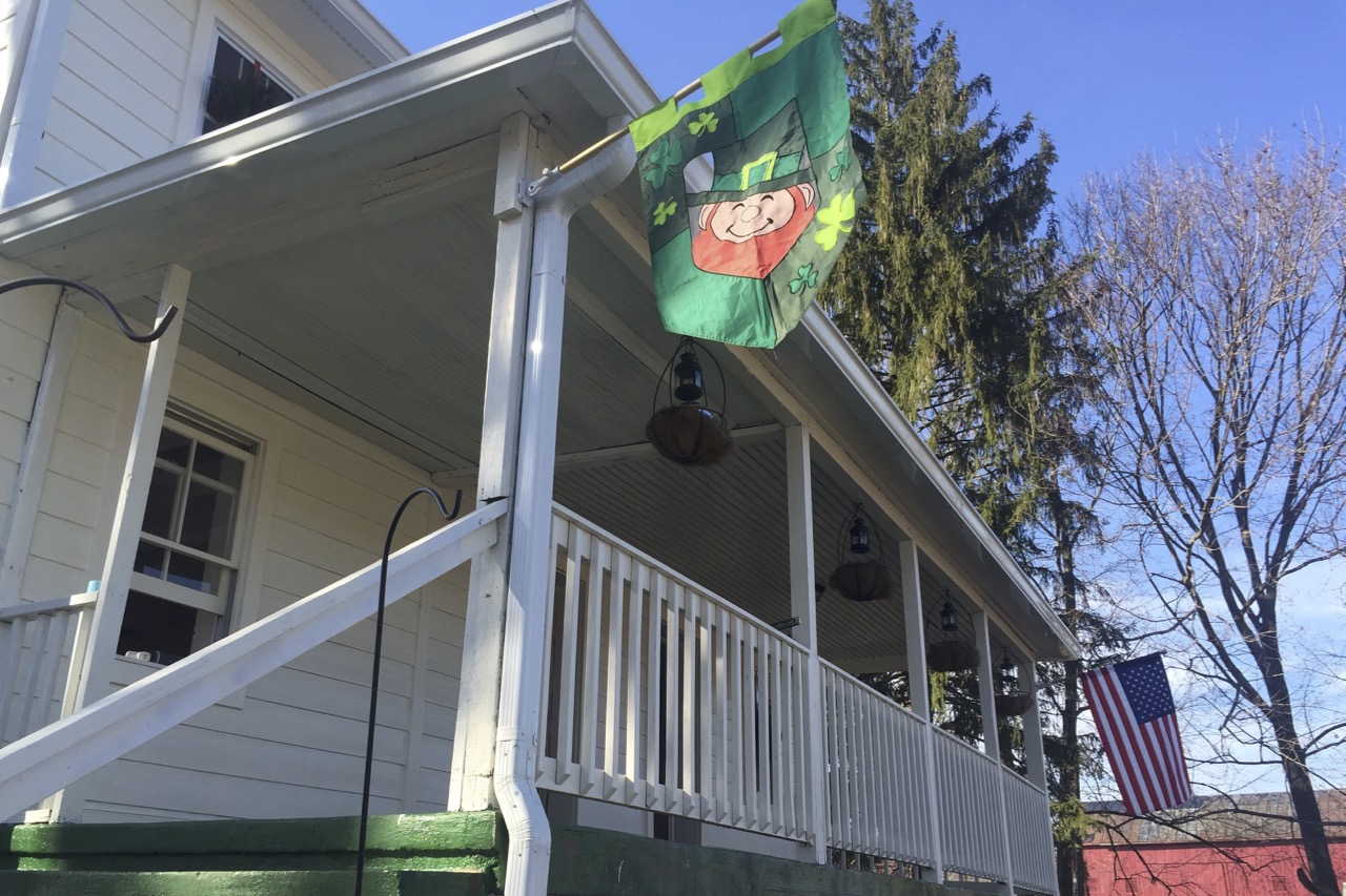 b&b front porch